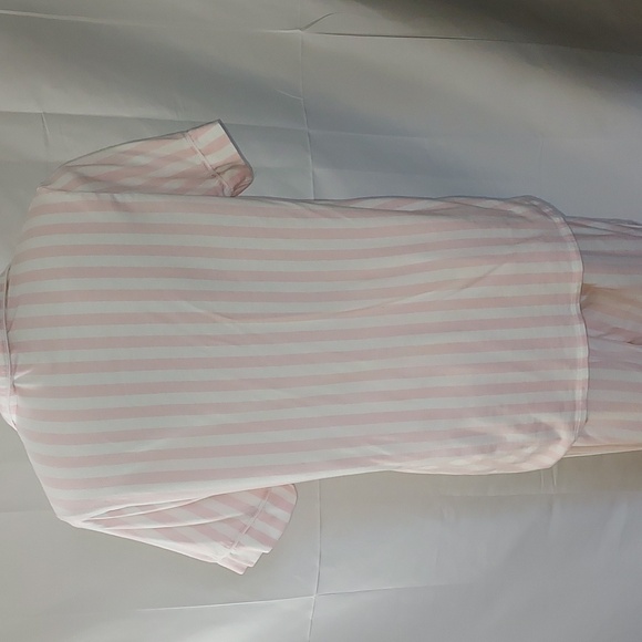 Liz Claiborne pajama set small flaw - Picture 6 of 12